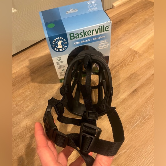 3/$25 Baskerville ultra muzzle size 6 - Picture 2 of 7